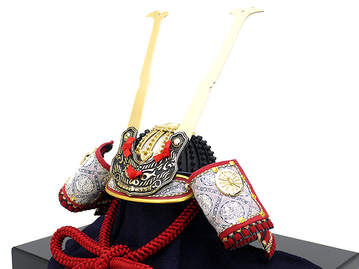 五月人形 理実 源氏獅噛兜兜飾 カブト 座布団　台付 美術工芸