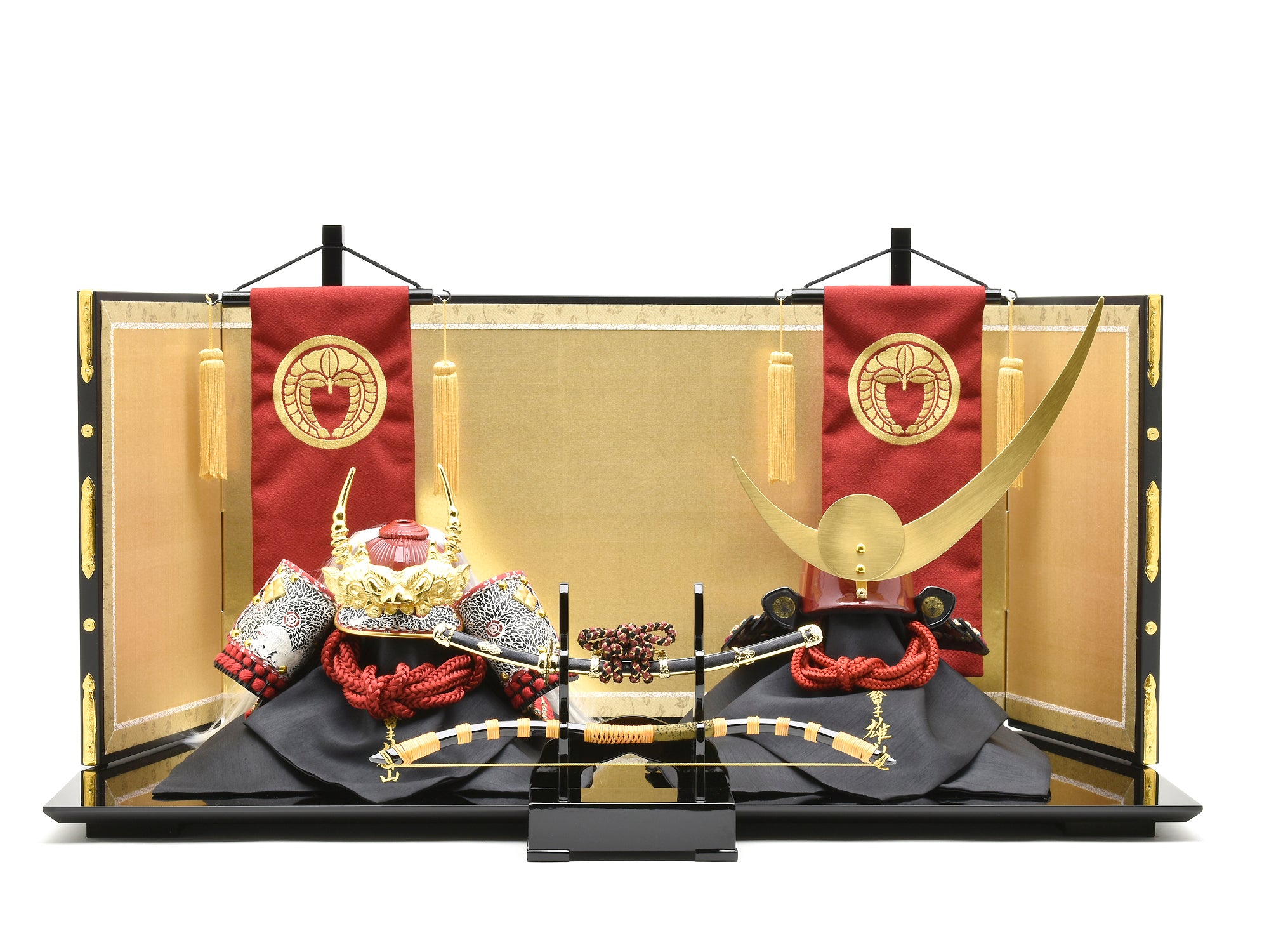 上杉謙信（兜飾・鎧飾・大将飾）｜五月人形 – 人形の鯉徳 オンライン